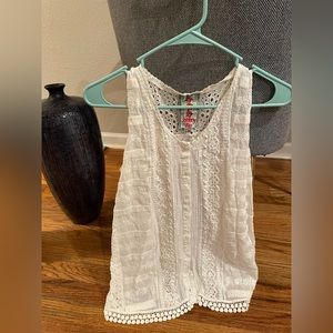 Cute textured, flowy tank top